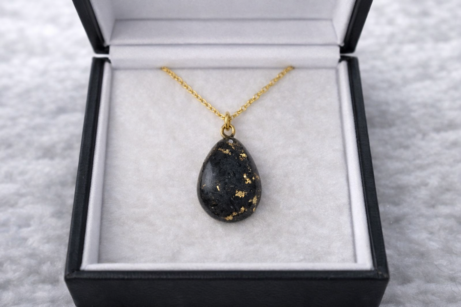 Pendentif goutte cendres 1