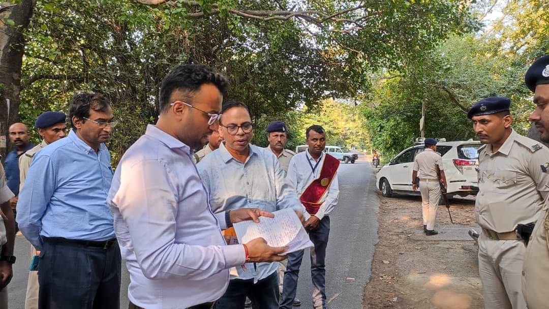 डीएम ने किया श्रीकलपुर चेकपोस्ट का निरीक्षण,हुई बड़ी करवाई।