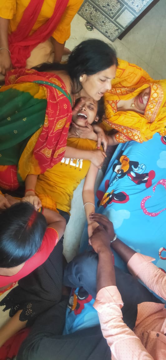 गुठनी के युवक की गुजरात मे एक हादसे के दौरान मौत।