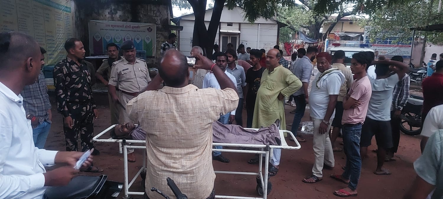 सड़क दुर्घटना में एक कि मौत दूसरे की स्थिति नाजुक।