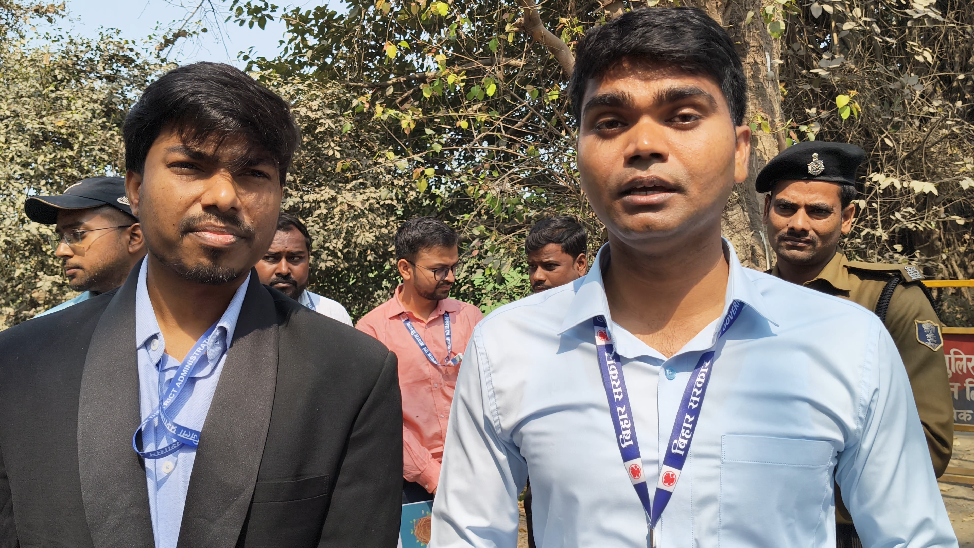 जिलाधिकारी ने किया श्रीकलपुर चेकपोस्ट का निरीक्षण। image 2