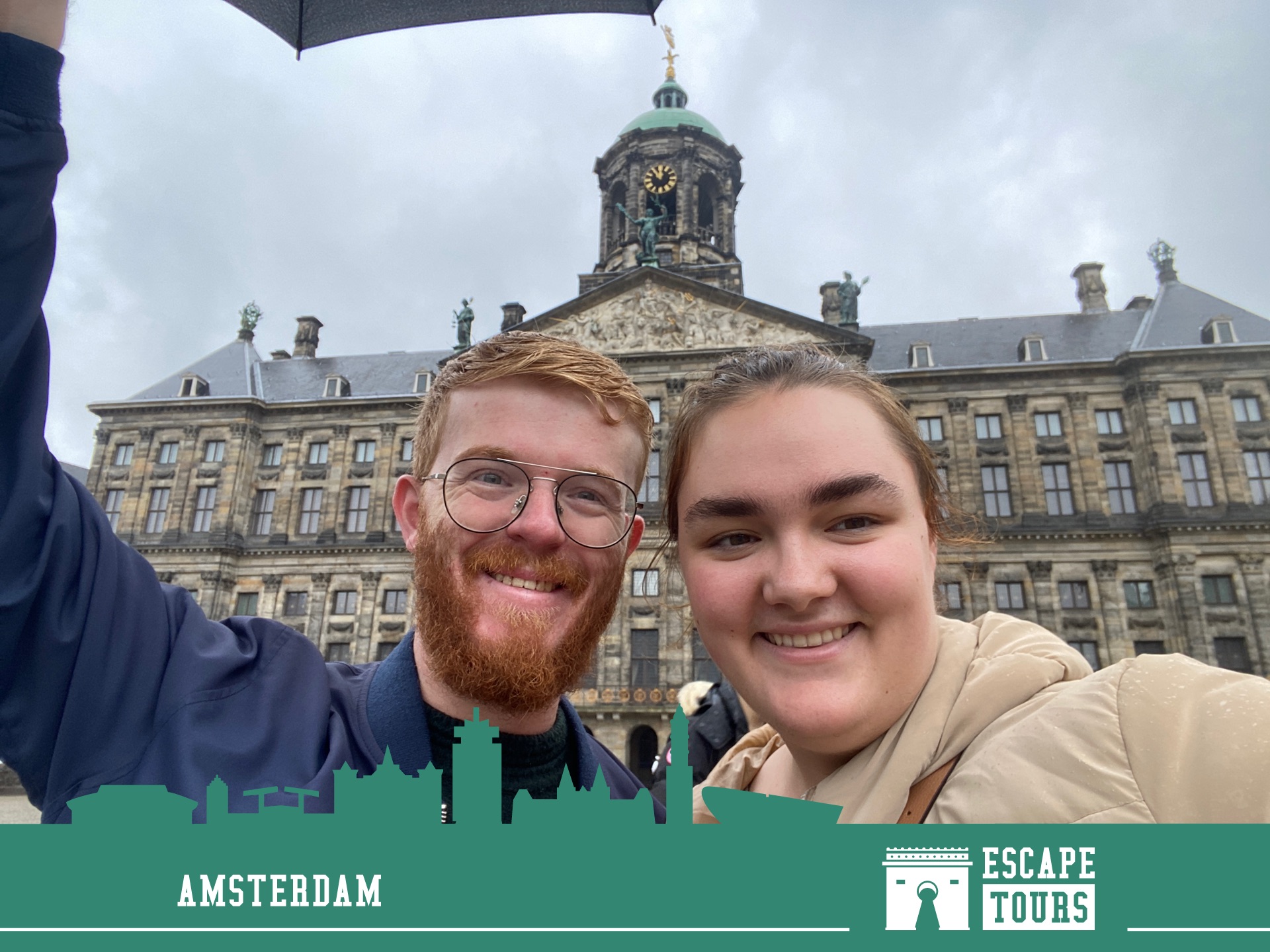 Teamfoto von Bassie und Adriaan in Amsterdam