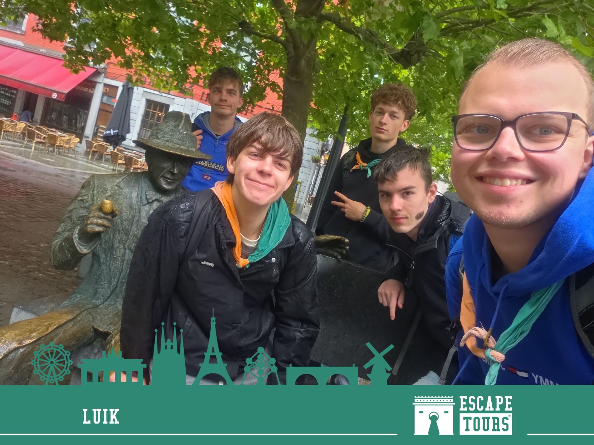 Teamfoto van 5 mannen en geen plan