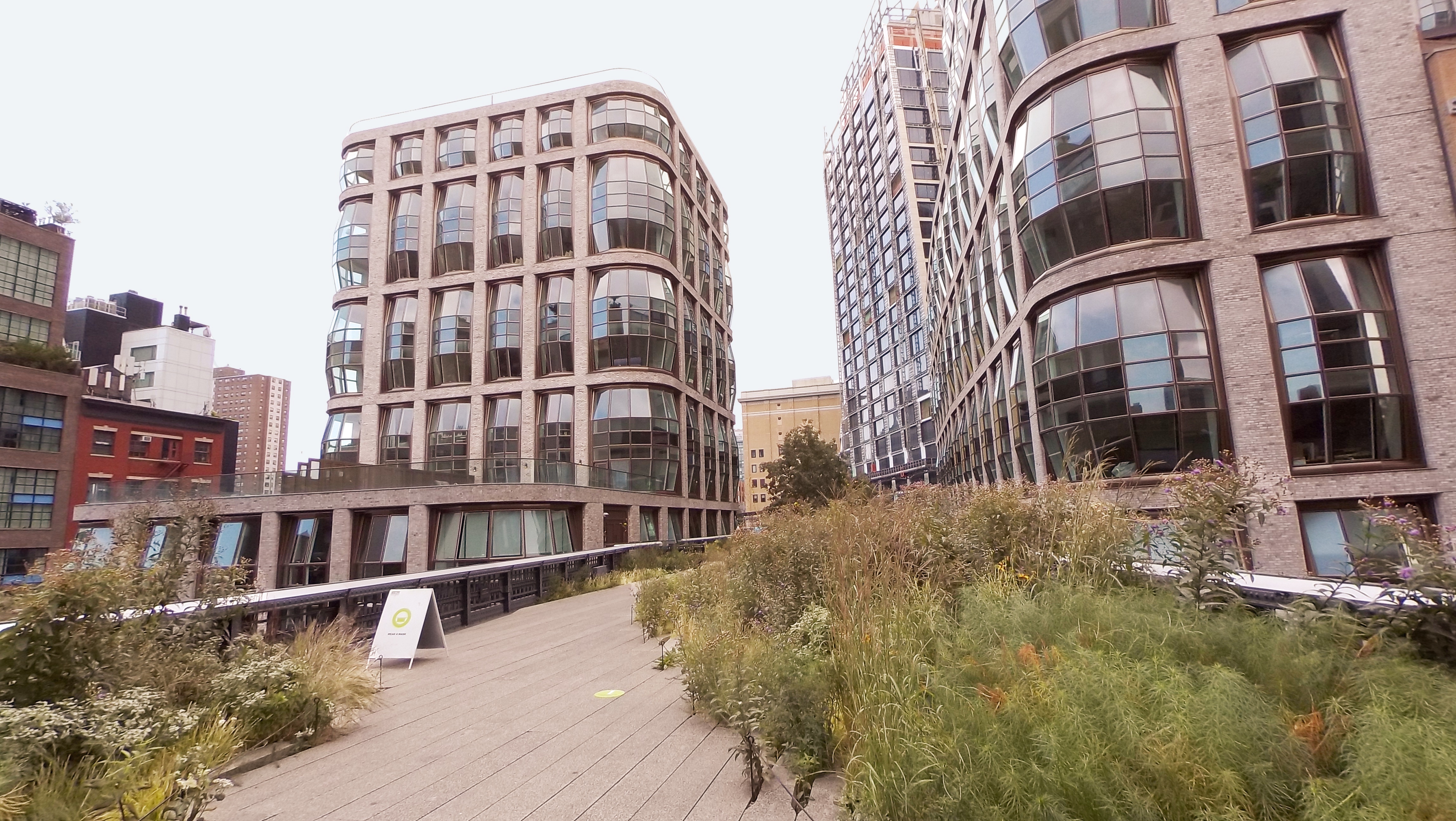 The Lantern House adorns the High Line with mesmerizing design.