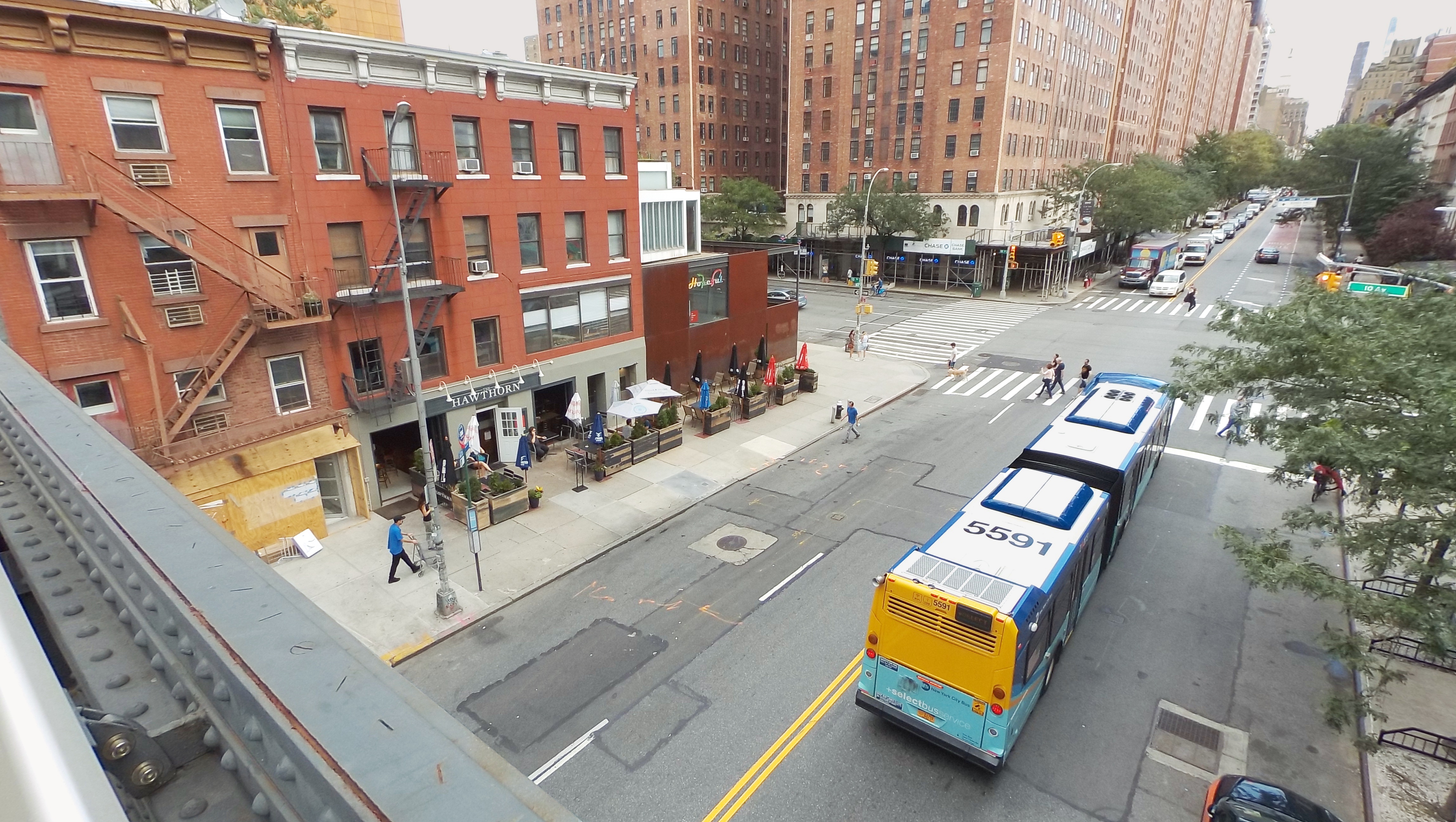 Looking down to 23rd Street from the High Line.