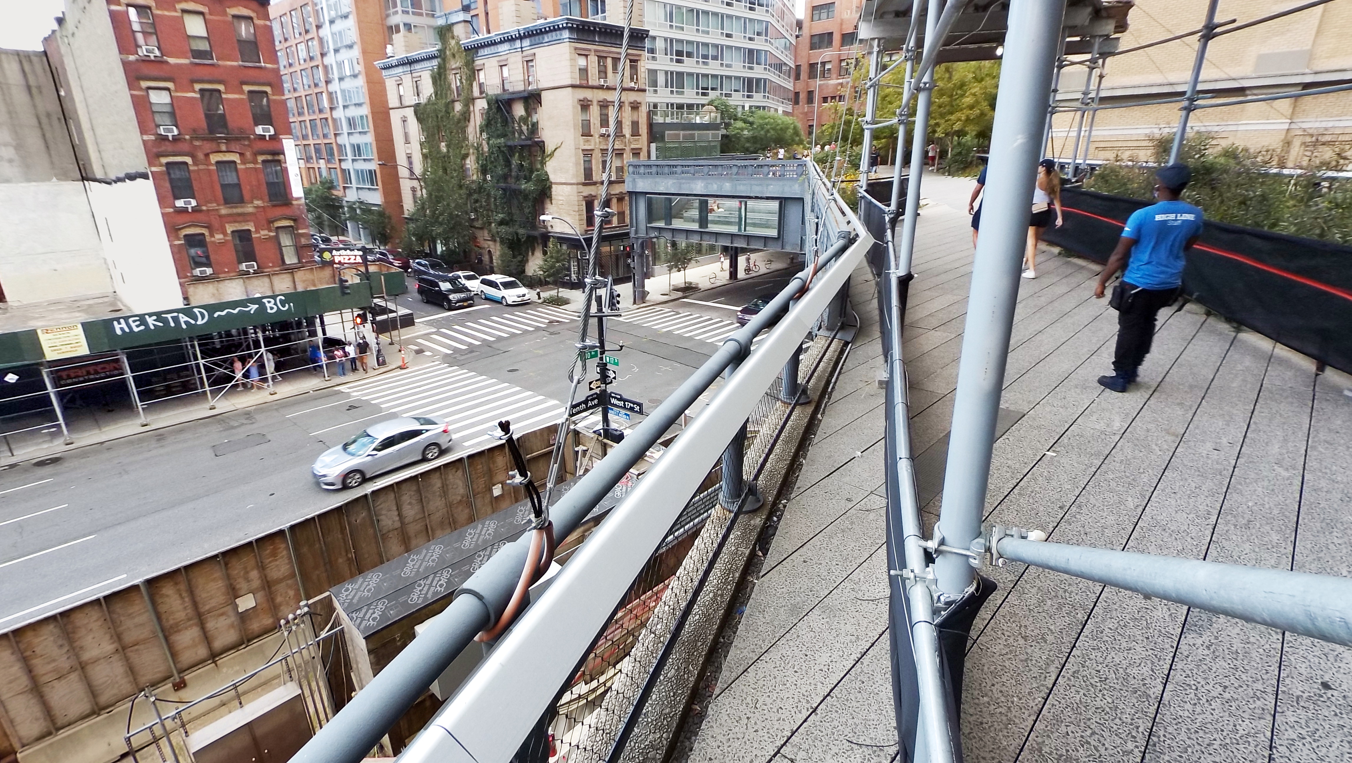 The High Line's nook, overlooking its crossing with 17th Street.