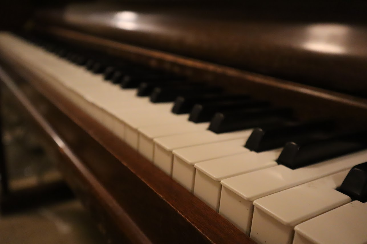 A piano with rustic charm