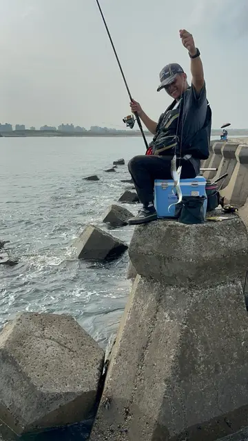 白帶魚，2025 年 9 月釣友打螺不釣螺的實拍照片