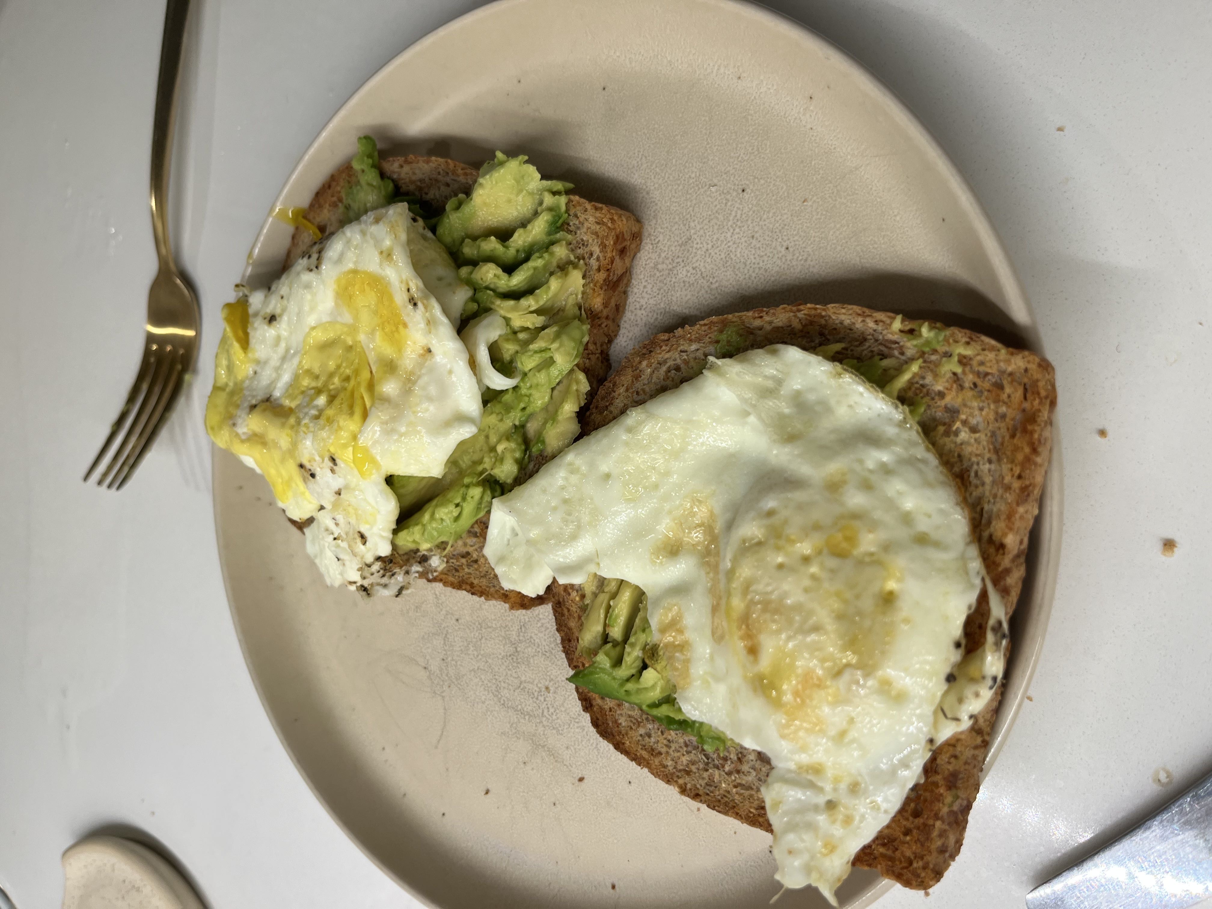 Healthy Avocado Toast with Egg Recipe