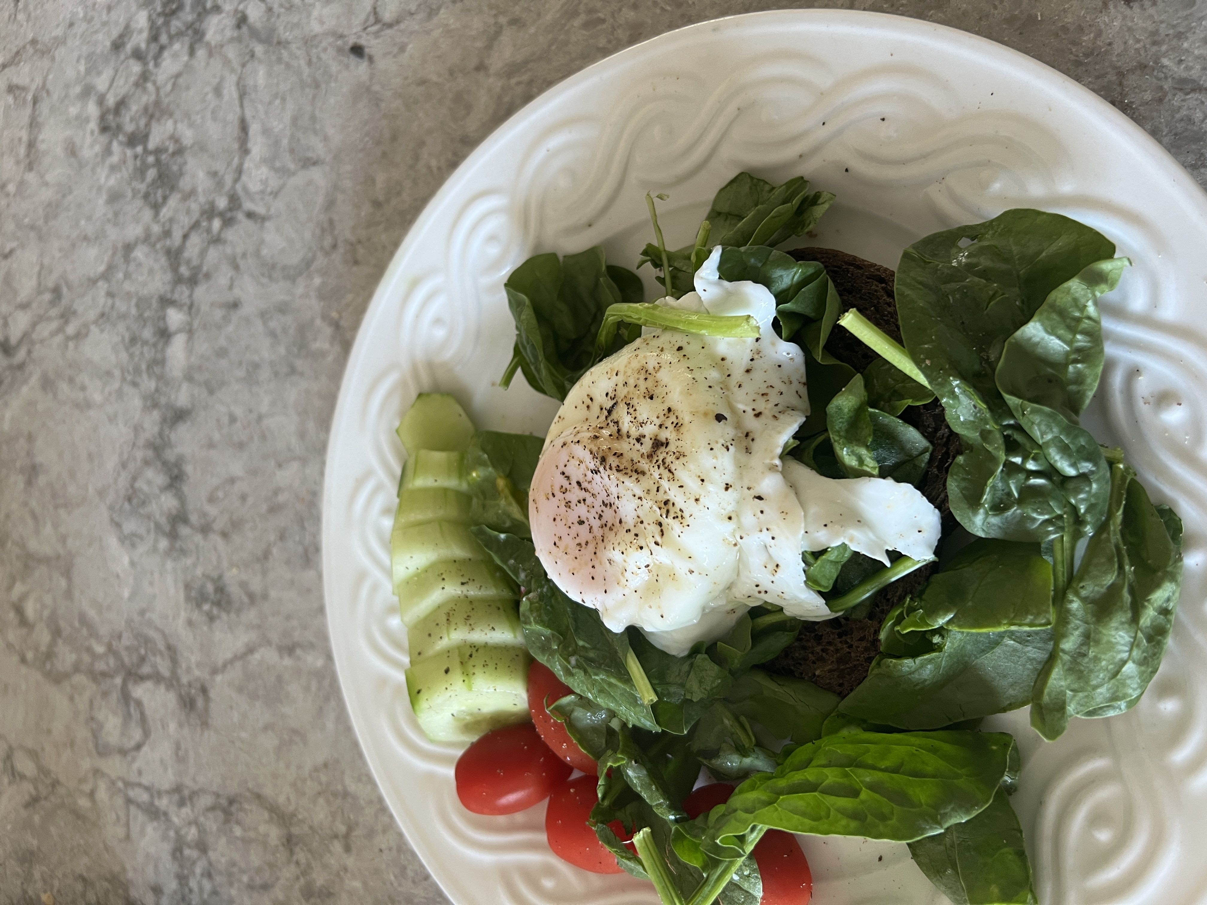 Healthy Poached Egg on Dark Rye Toast Recipe