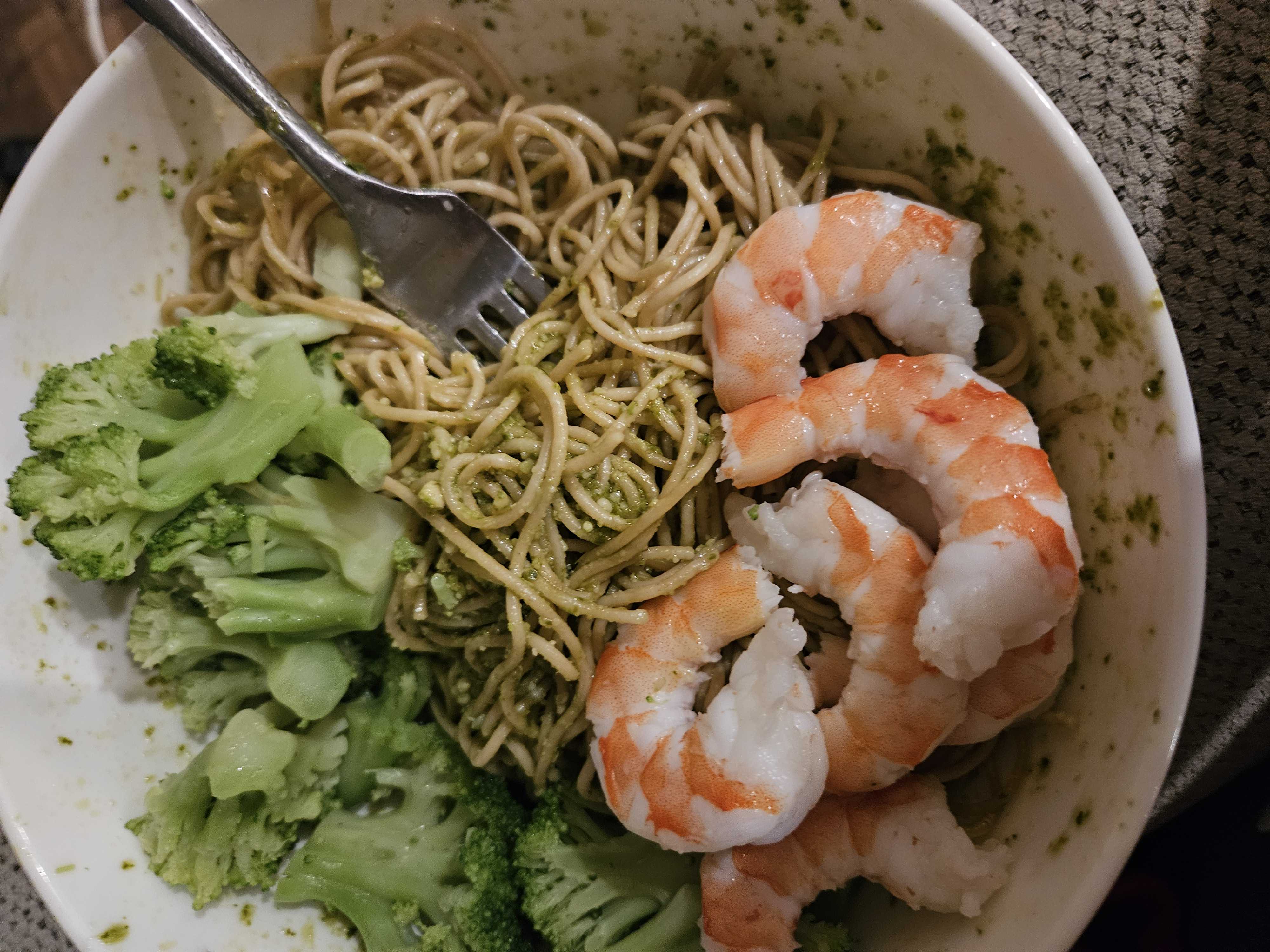 Healthy Whole Wheat Pasta with Pesto and Shrimp Recipe