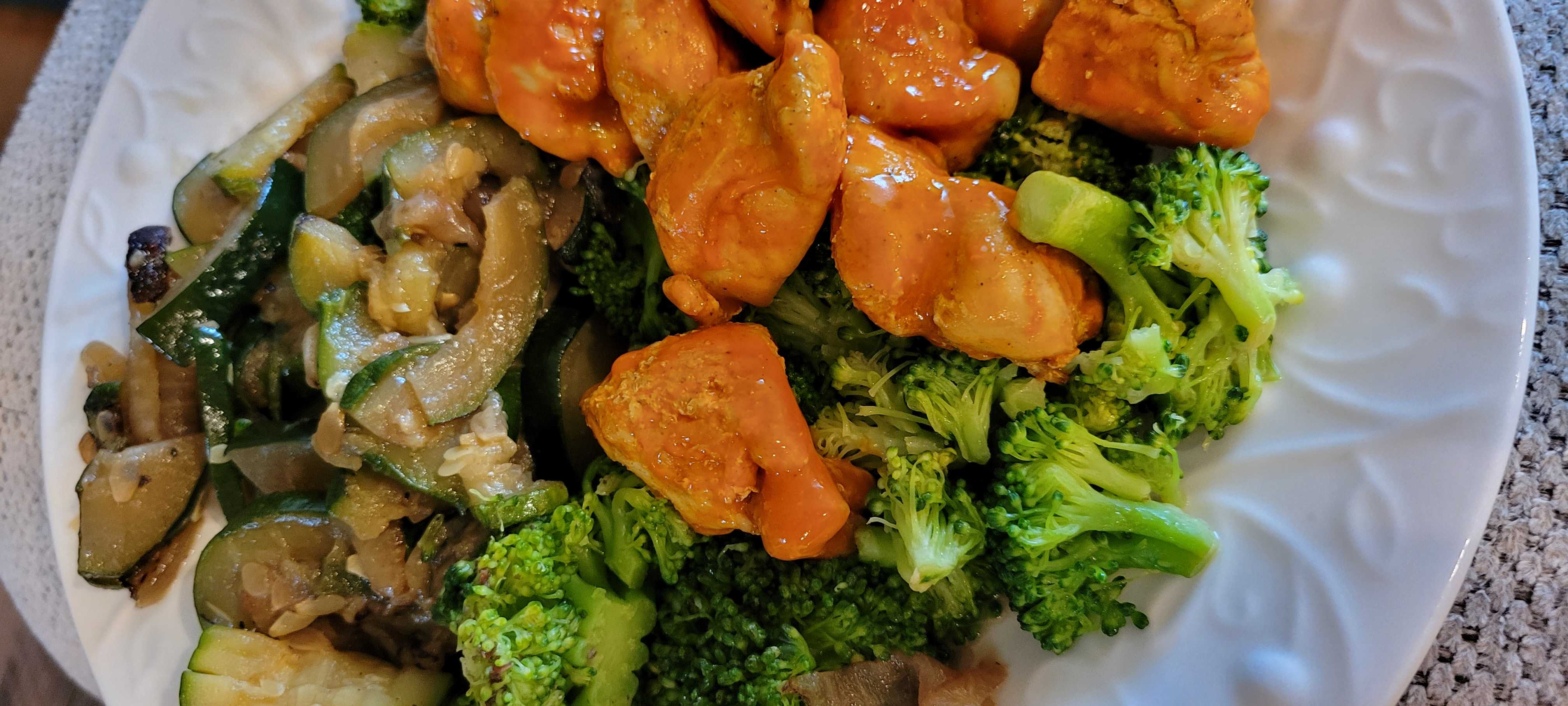 Healthy Buffalo Chicken and Broccoli Recipe