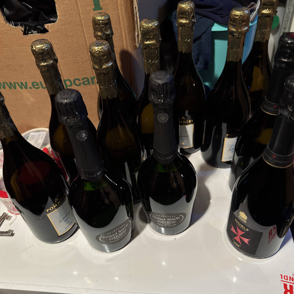 Champagner 12 Flaschen 3 verschiedene Sorten 