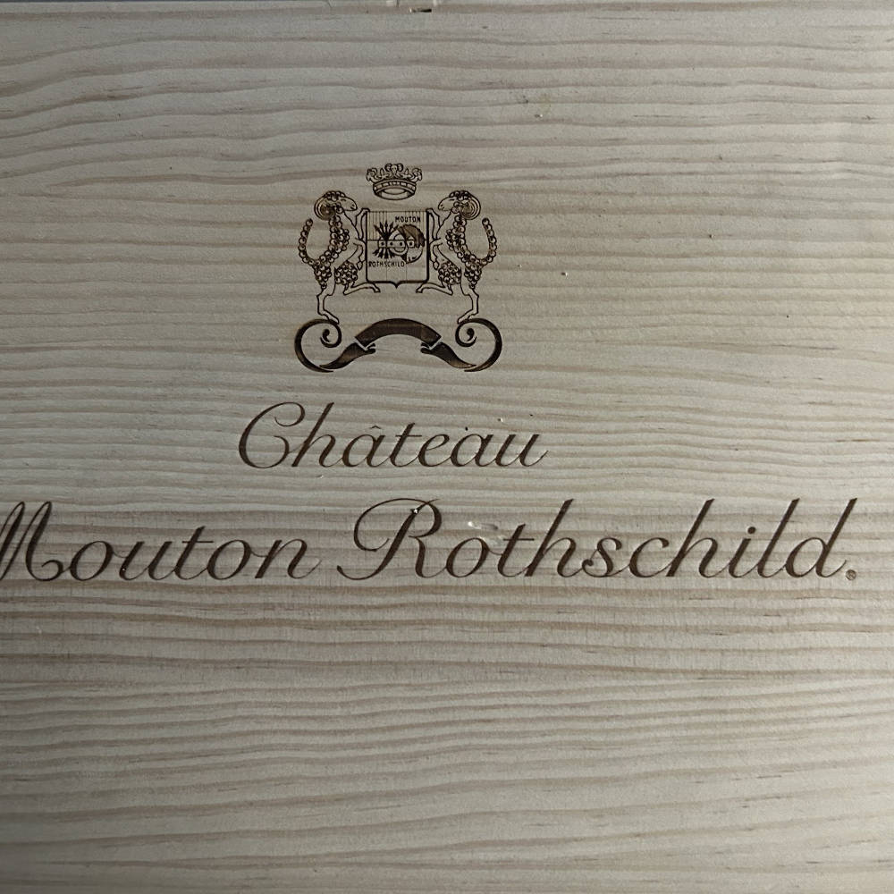 3 Flaschen Mouton 2019 in der Ohk . 