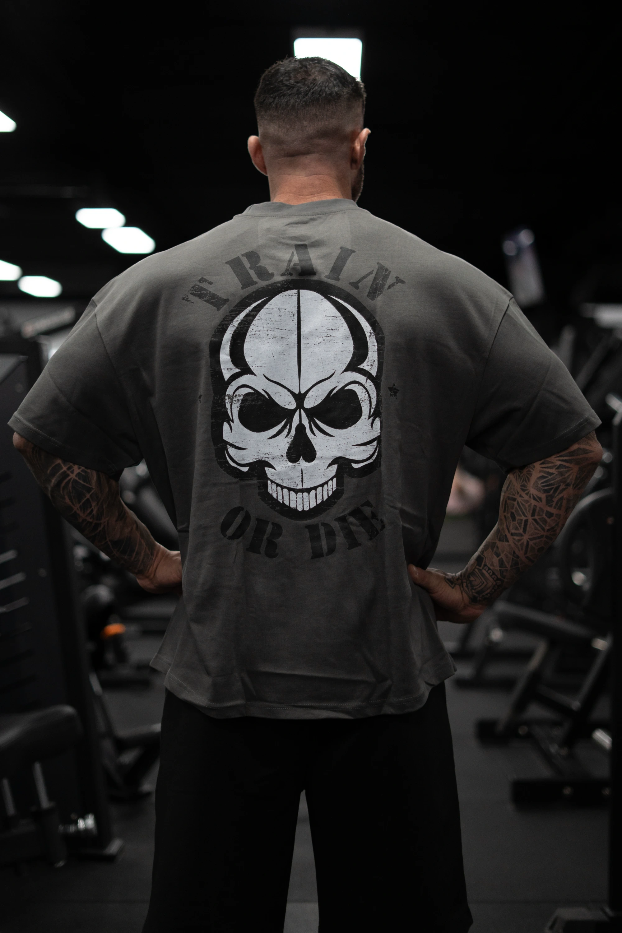 Men's Superoversize Train or Die T-Shirt - Vista 2