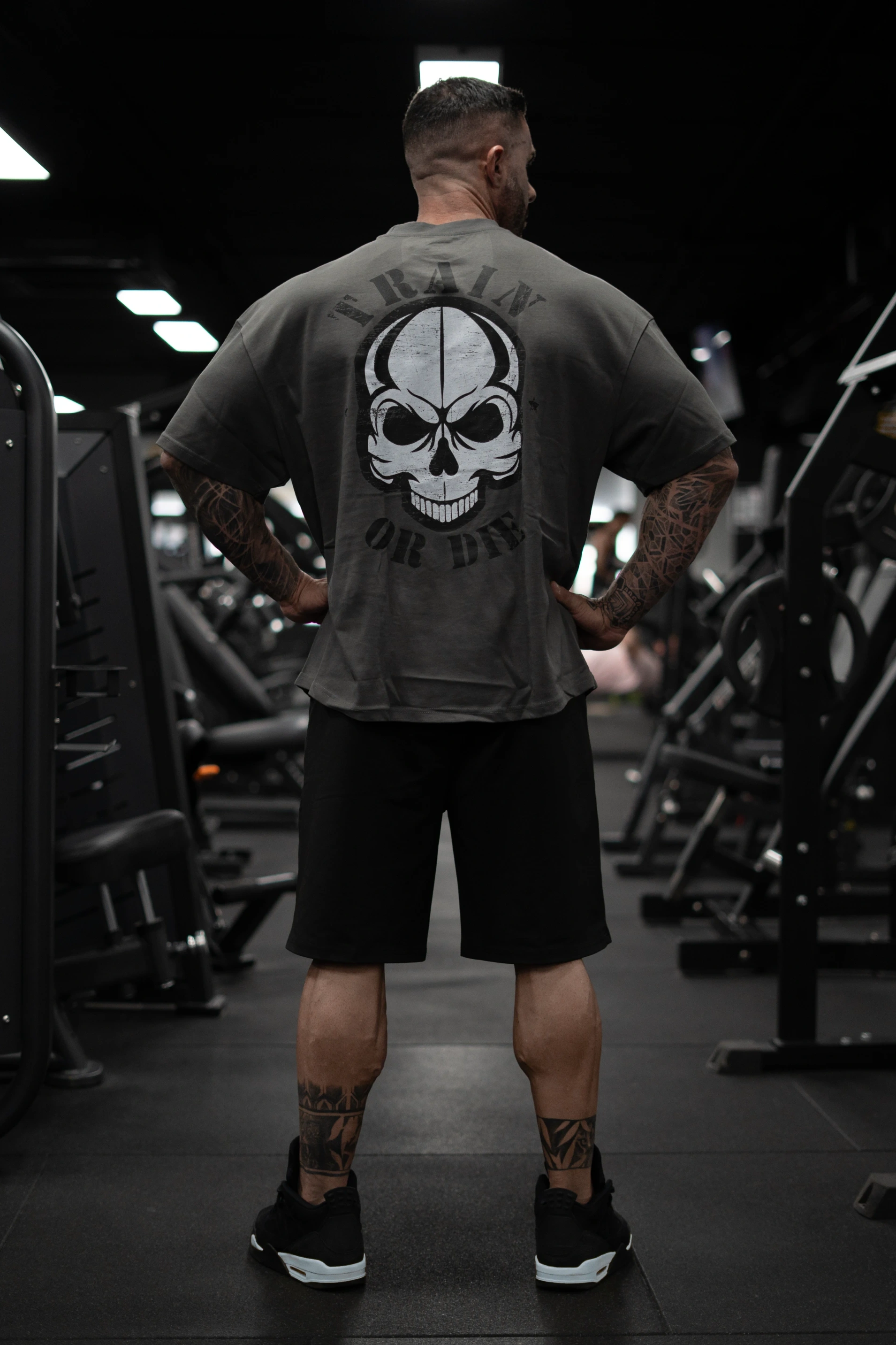 Men's Superoversize Train or Die T-Shirt - Vista 4
