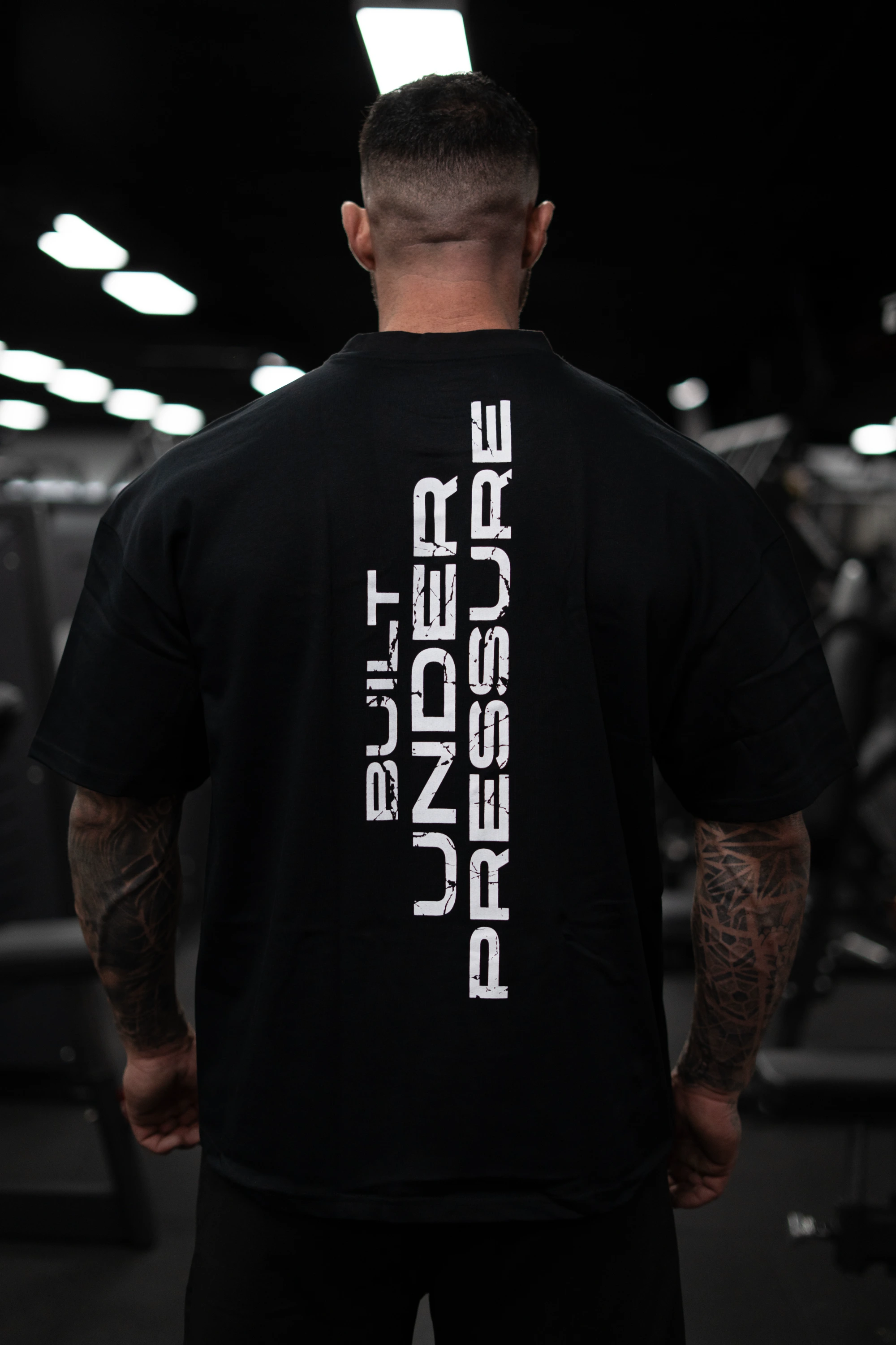 T-Shirt SUPEROVERSIZE BUILT UNDER PRESSURE Men - Vista 1