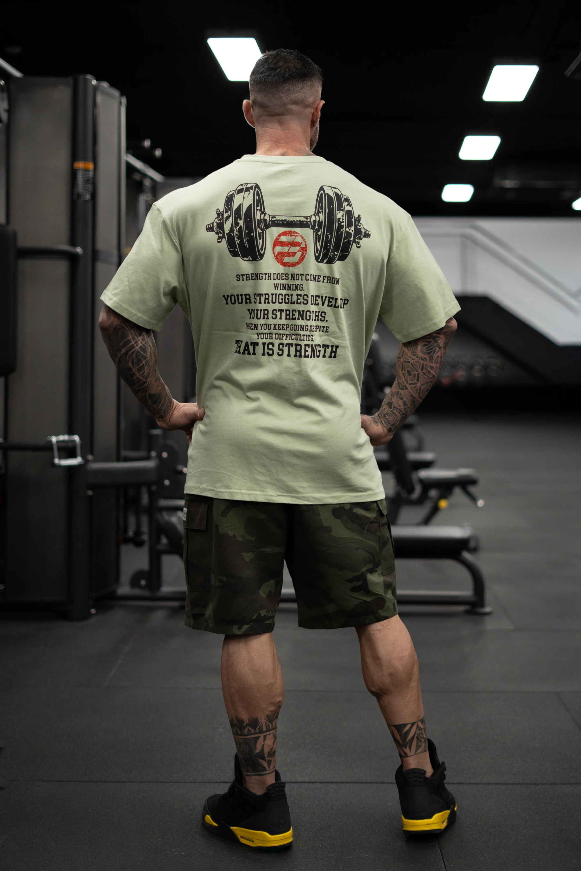 T-Shirt OVERSIZE THAT IS STRENGTH Men - Vista 2