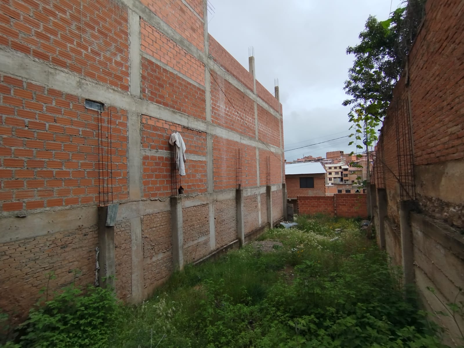 Lote en FAC. DE ENFERMERIA - Sucre
