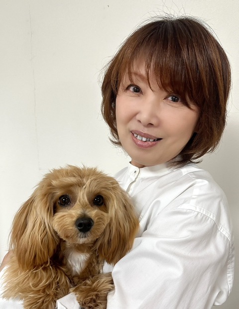 目黒、品川、世田谷、渋谷、港区、お伺いできます。ワンちゃん、ネコちゃんのシッティング以外に、パピー、キティのお部屋での安全なお遊び。シニア犬の見守り。小型犬3頭までの散歩承ります。日に数回の訪問、長時間のケアなどもご相談ください。