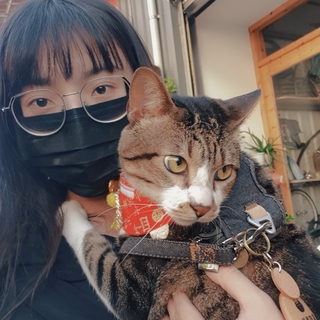 E G G 擁有小黑貓 🐈‍⬛