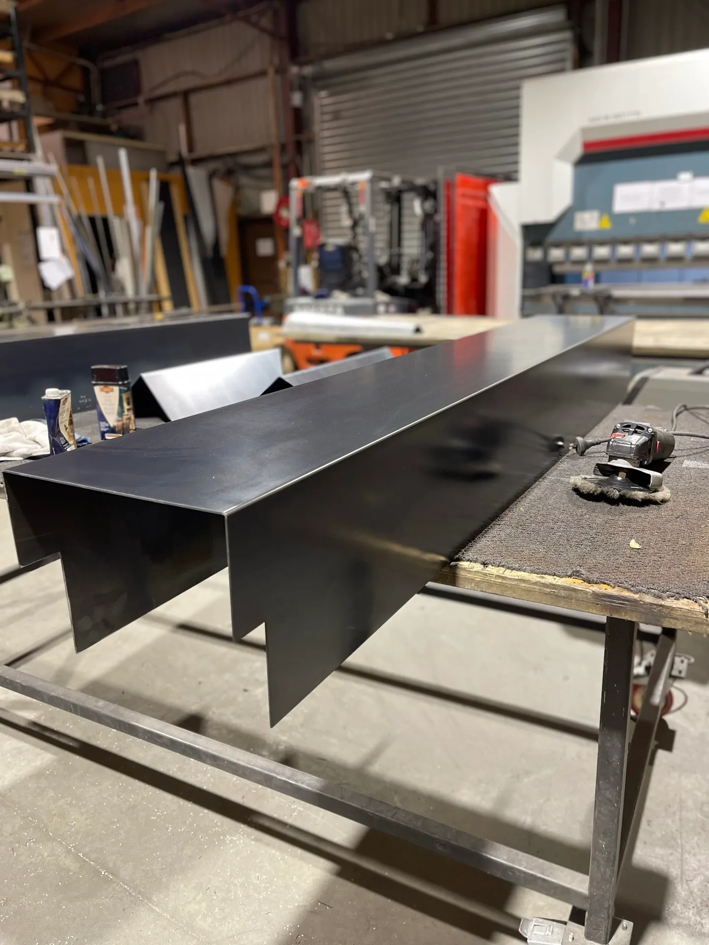 Folded hot-rolled steel decorative roof truss