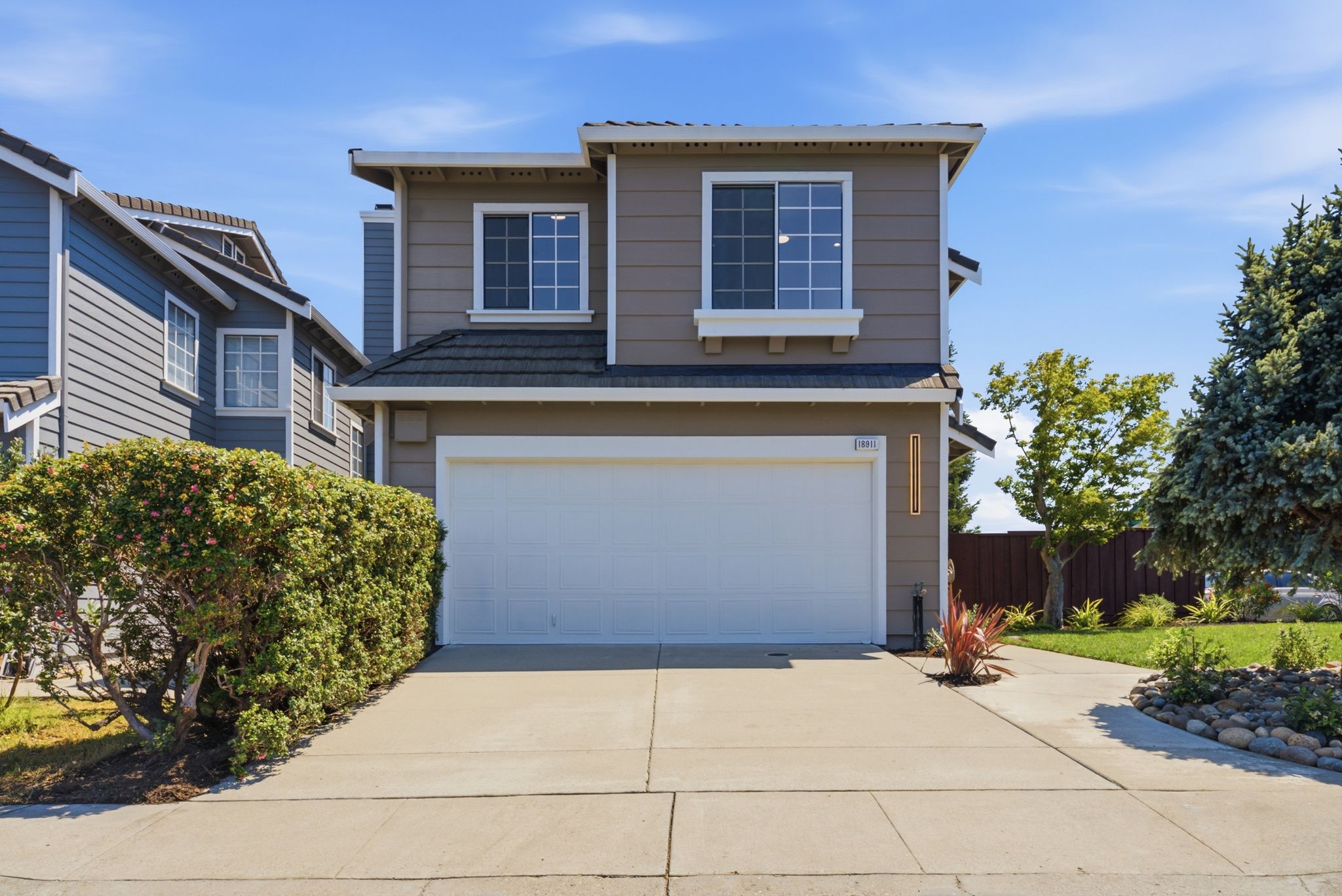 18911_sydney_cir_interior_exterior_photos_001