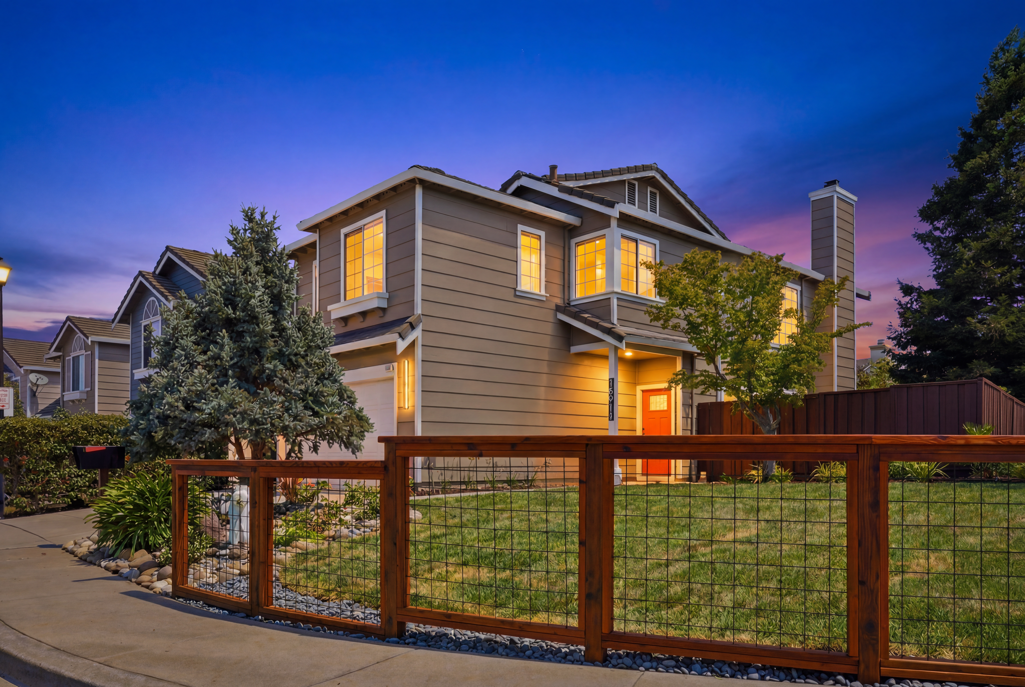 18911_sydney_cir_interior_exterior_photos_002
