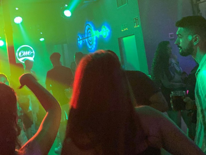 Jugadores de fiesta antes de la final 