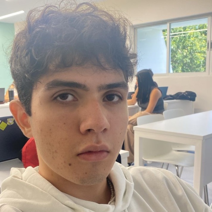 Carlos Emmanuel  González Alfaro