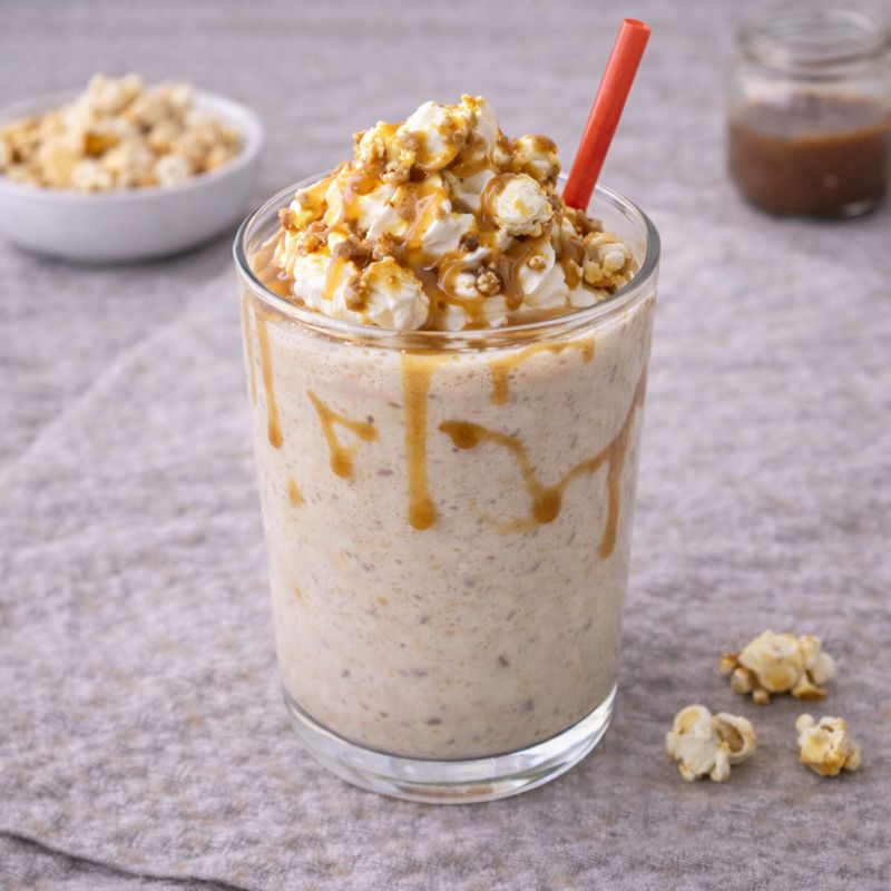Popcorn-vanilje-saltkaramel milkshake