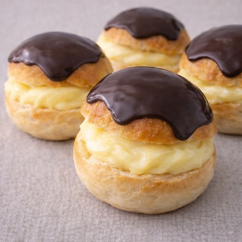 Moderne fastelavnsboller med chokolade og creme