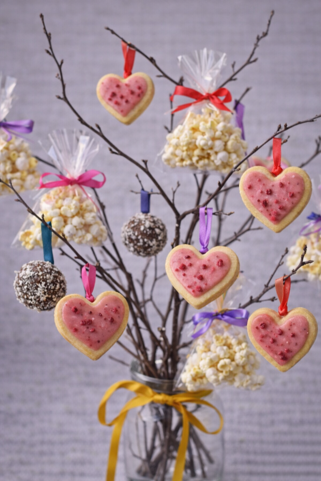 Fastelavnsris med hjemmelavede spiselige ting