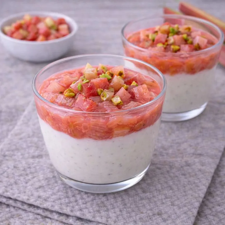 Forårsdessert med rabarber og vaniljeskyr