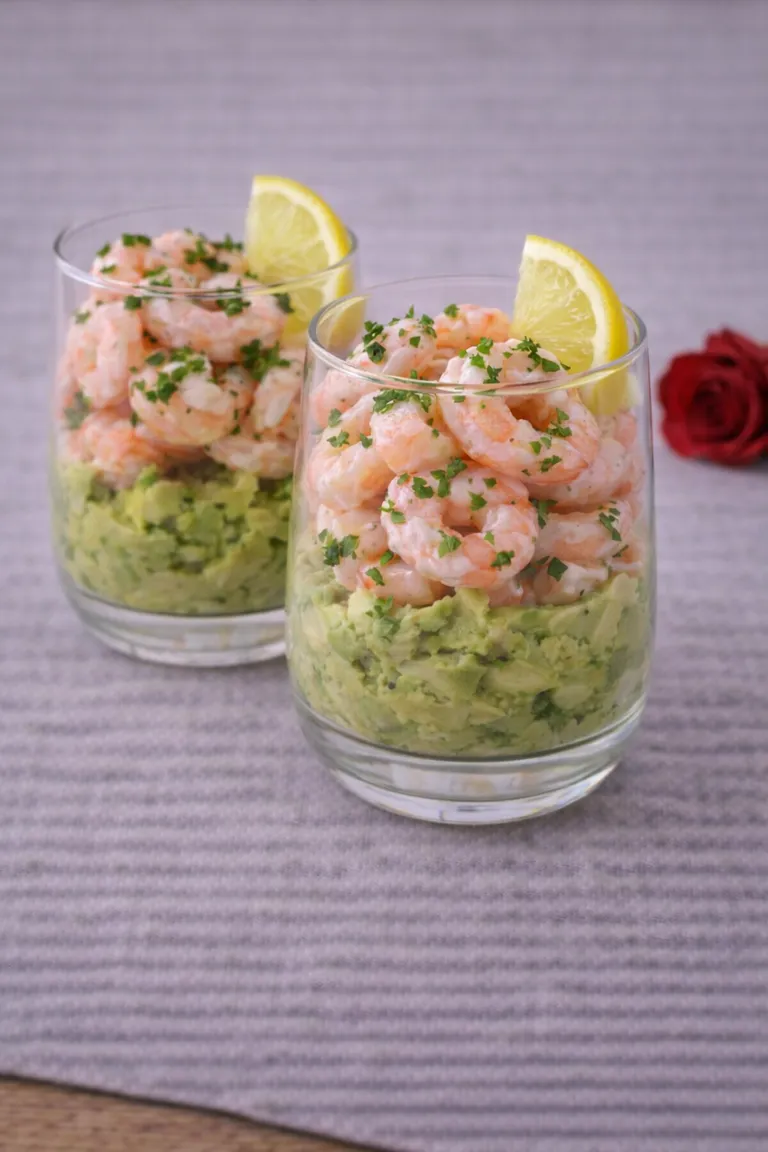 Entrée Saint-Valentin : avocat et crevettes en verrine