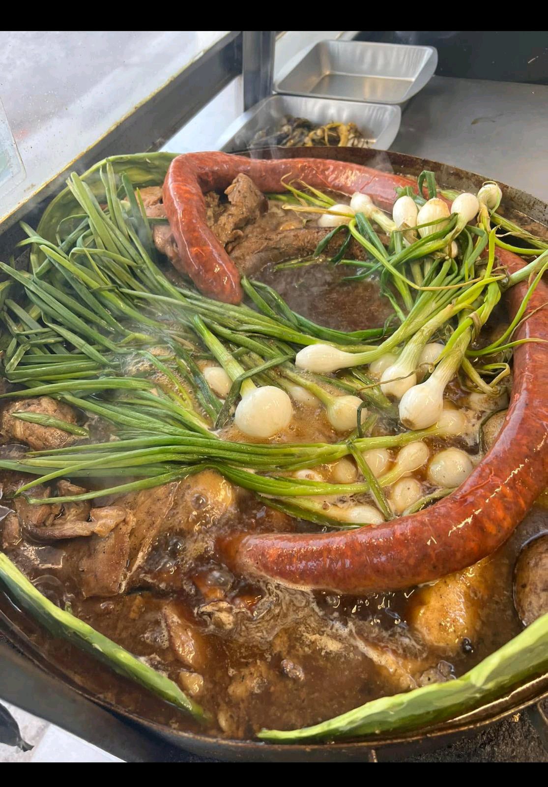 Foto de Tacos De Suadero La Familia