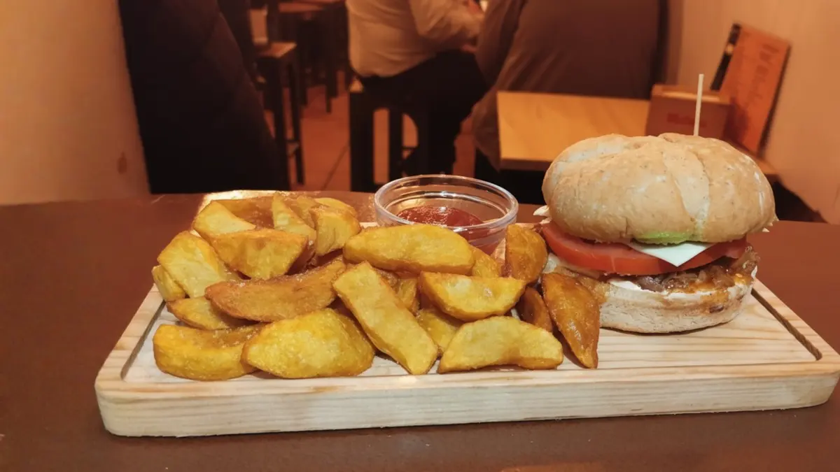 2x1 Hamburguesa de cochinillo en Movida Tapas y Torreznos
