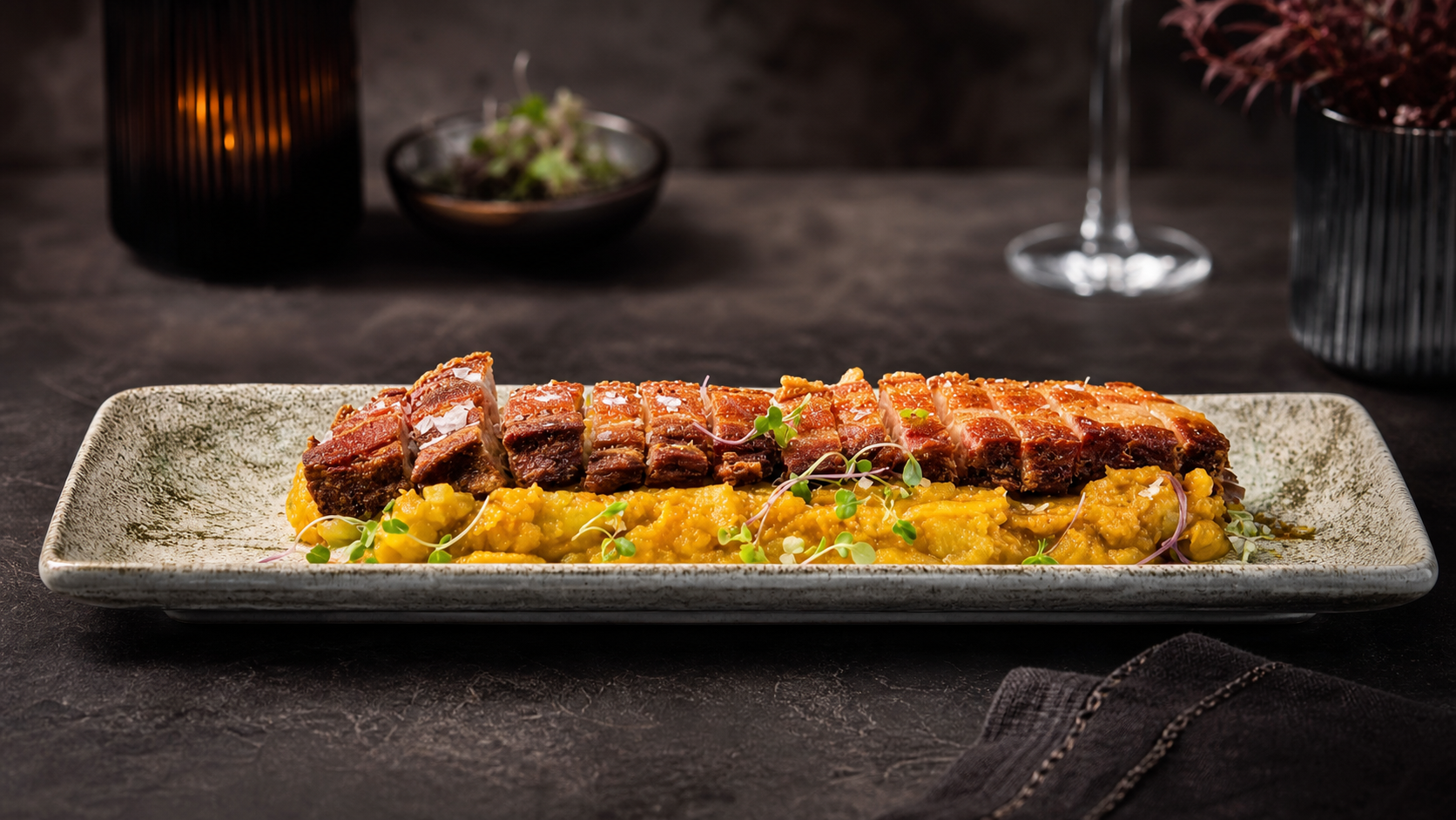 2x1 Torreznos con patatas revolconas en Taberna Madrileña La Fortu
