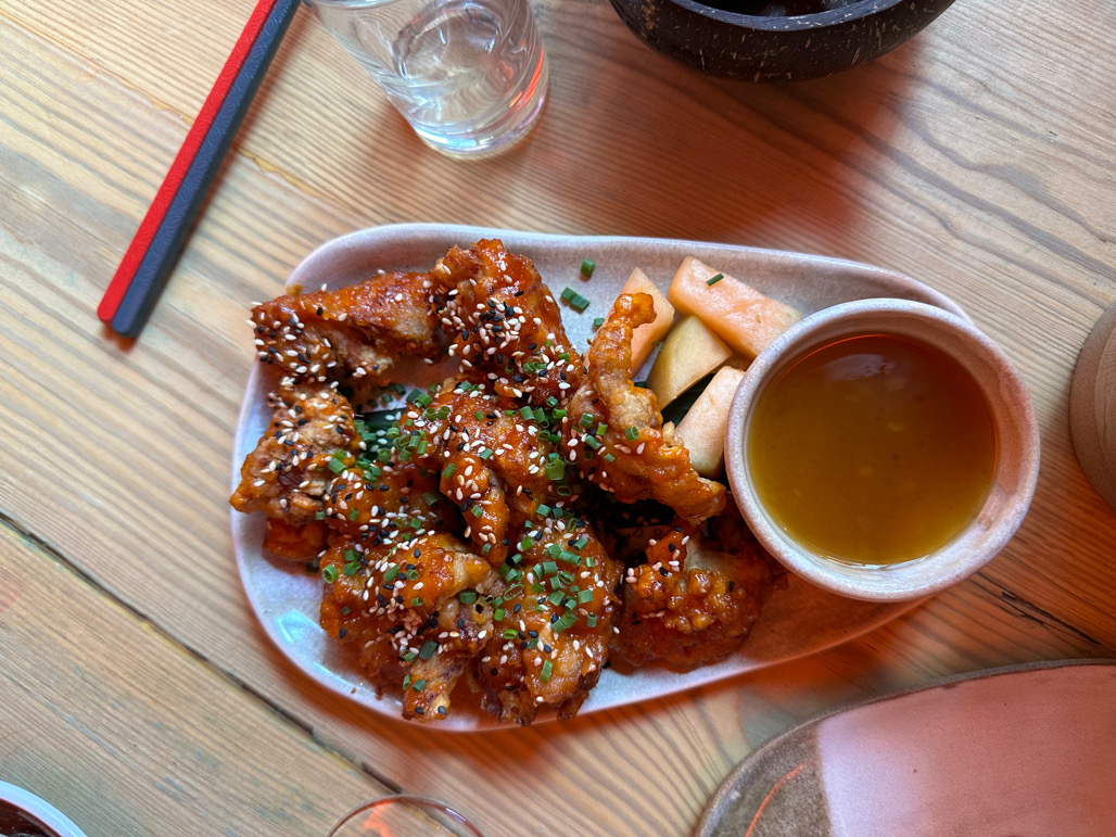 Norėčiau, kad iPhone duotų šitą vištą nusistatyti kaip žadintuvą. Iššokčiau iš l