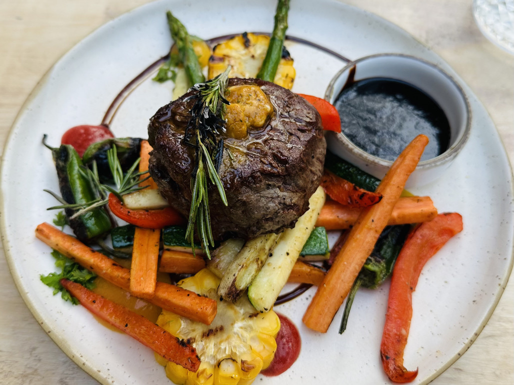 Nesitikėjau, kad bus toks geras. Keliauja į topą. Kukurūzai labai gerai dera, be