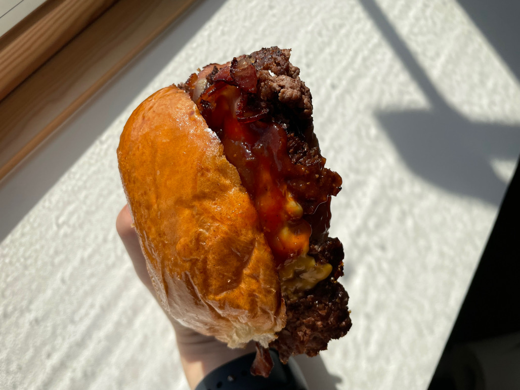 Neišsišokantis toks. Kur jei draugas būtų, tai tas, kur visada tyli. ir truputį