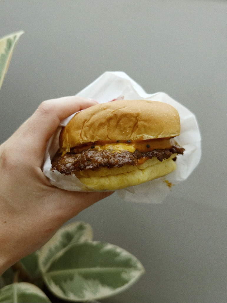 Geri čia burgeriai, bet šitas, iš ragautų, mažiausiai patiko ir su kiekvienu išm