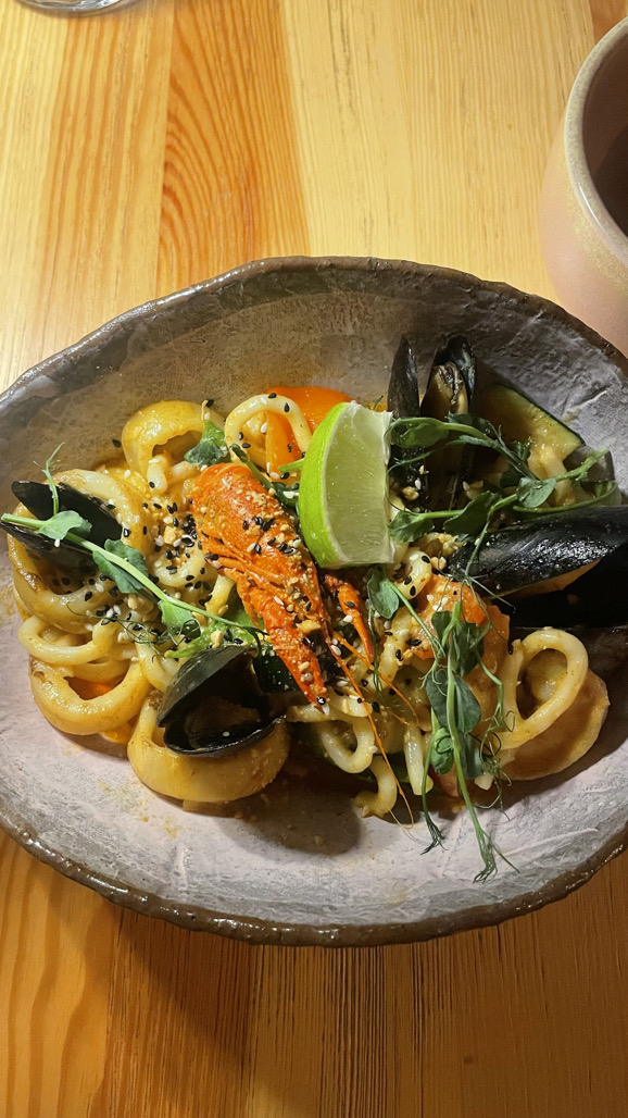 Labai geras pasirinkimas tiems, kurie nežino, ką rinktis. Sodru, įdomu ir pakank