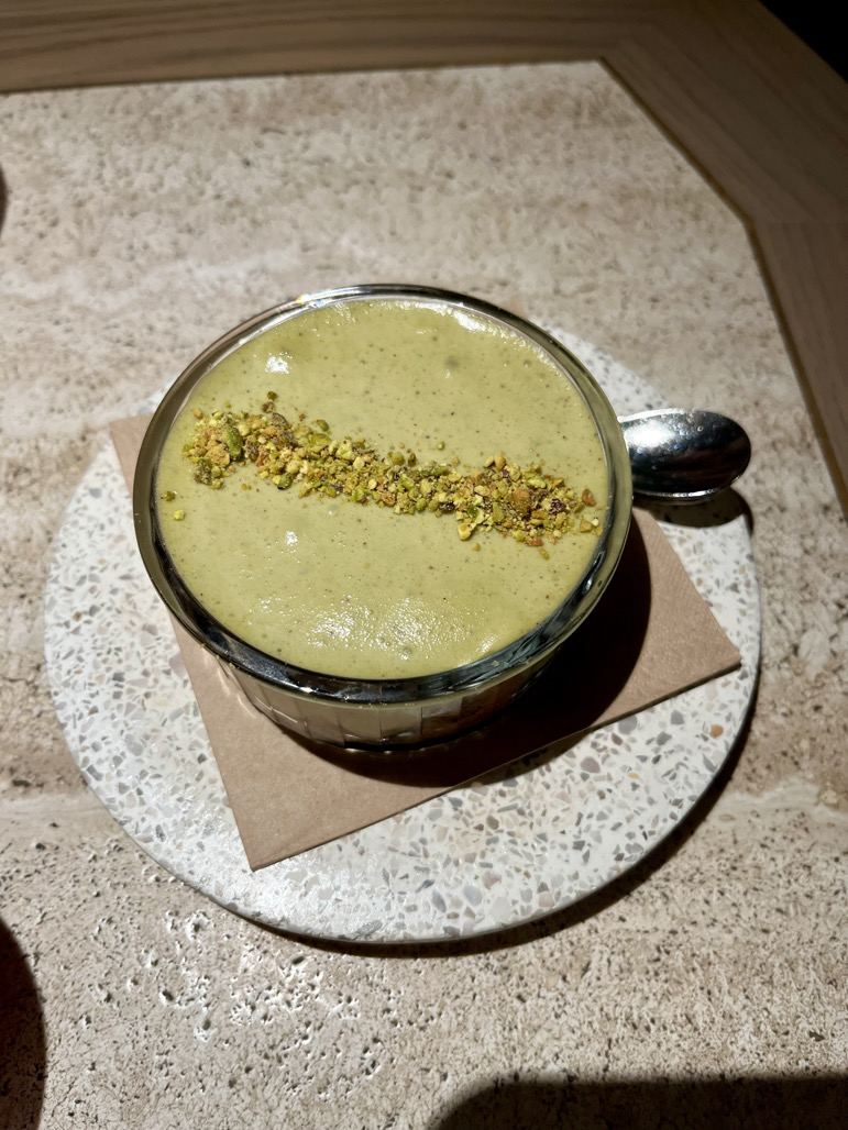 Turbūt aš nesu šito deserto target audience, nes nelabai mėgstu tiramisu, bet he