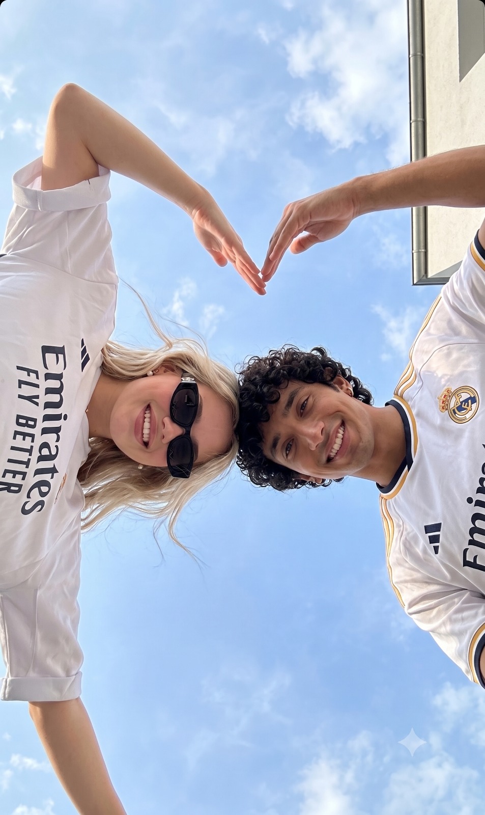 Real Madrid - Couple Prompt