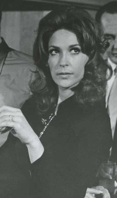 Gloria Manon