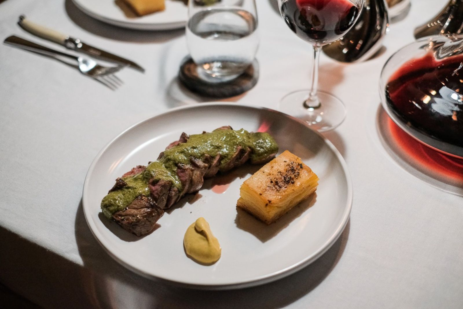 Entrecôte's Famous Steak and Secret Sauce at Home - Image 1