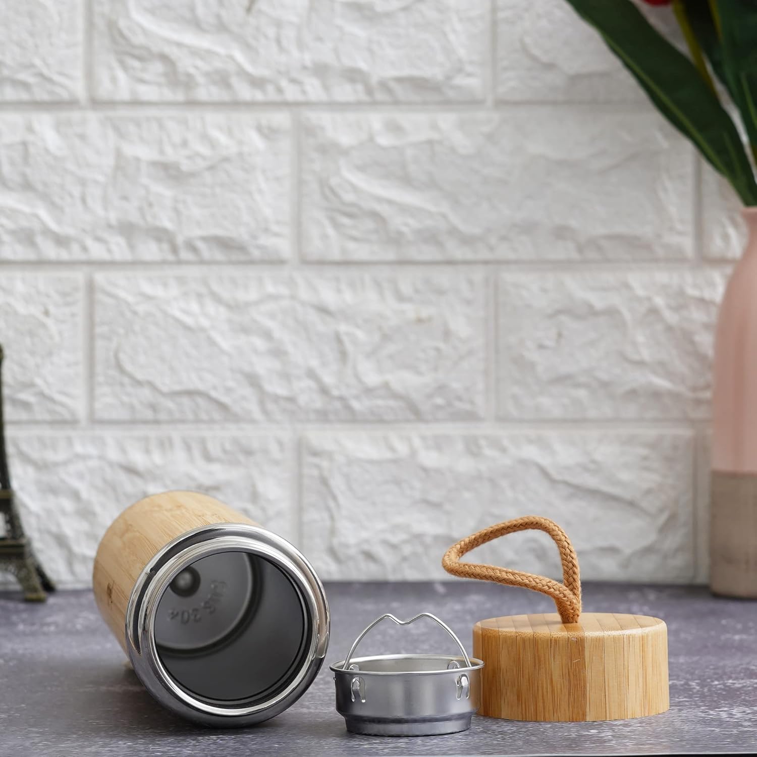 Natural Bamboo Stainless Steel Insulated Flask With Carryring Loop (500ml) - 4