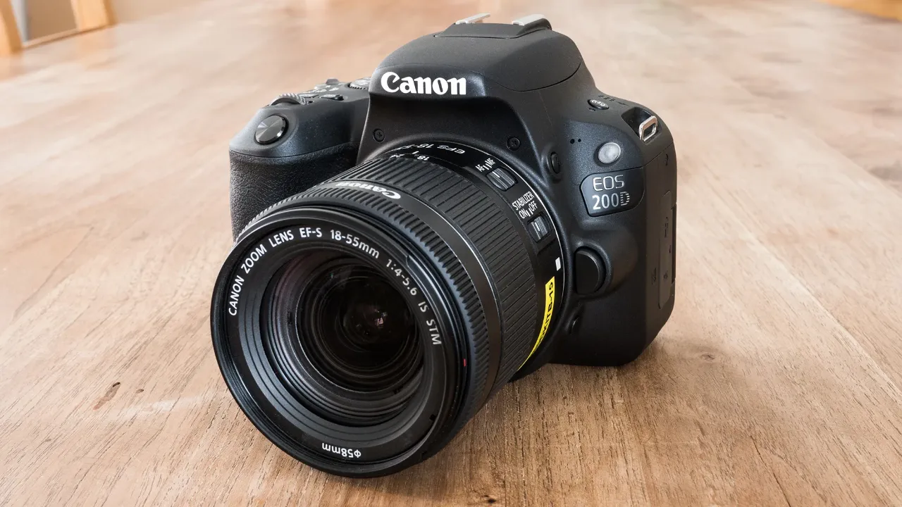 Canon 200 D