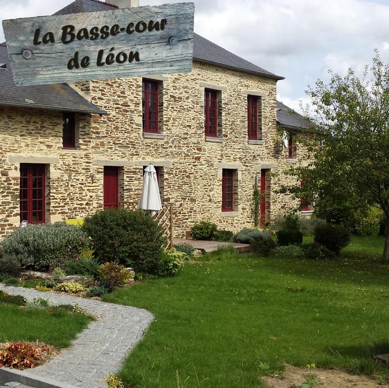 LA BASSE COUR DE LEON